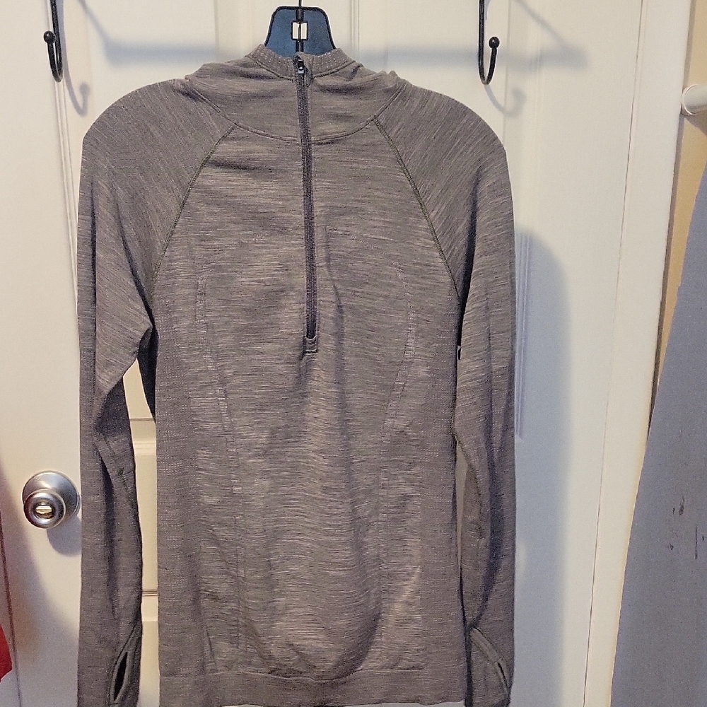 Lululemon Athletica Gray Long Sleeve Quarter Zip Top with Textured Design